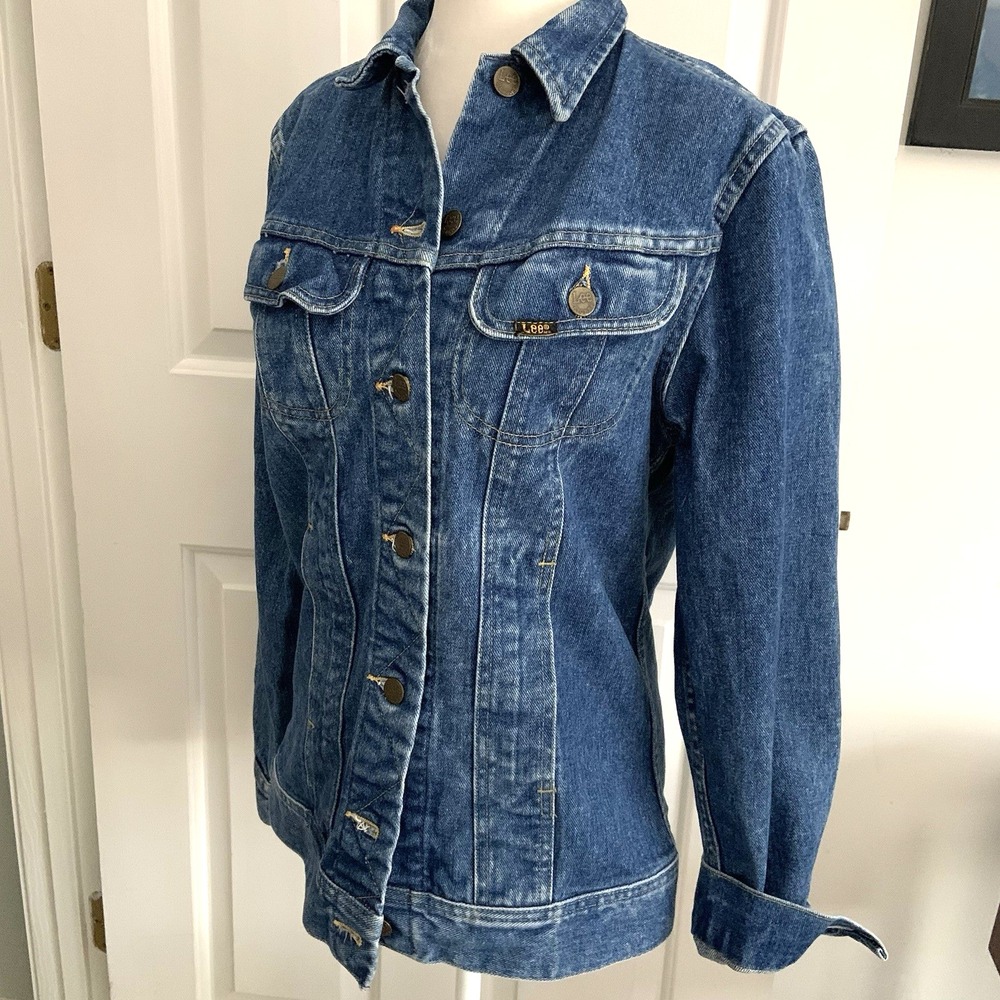 Early 80s Ms. Lee 9 / 10 Denim Fitted Trucker Jean Jacket Made in USA